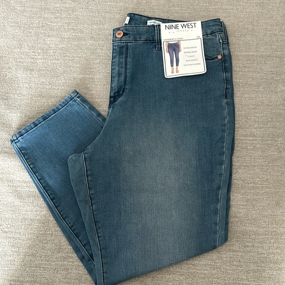 Nine West Gramercy Cropped Jeans. Size 16. NWT. - Picture 2 of 11